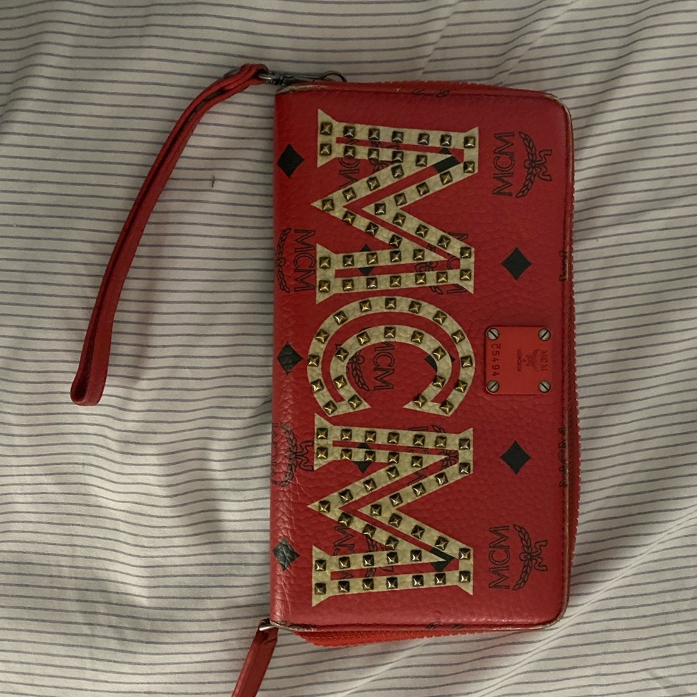 MCM/Ecocycle collaboration wallet